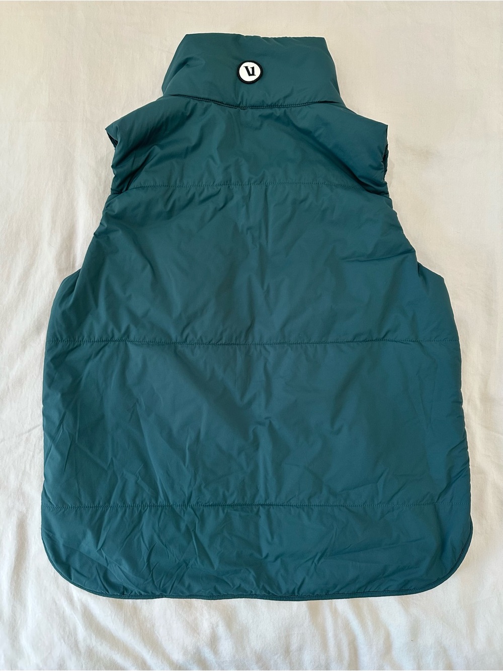 Vuori Teal Lightweight Puffer Vest - Picture 4 of 5